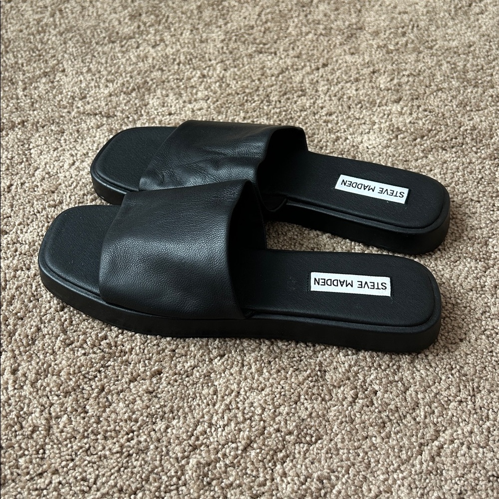 Steve Madden Black Leather Slides - Picture 4 of 4